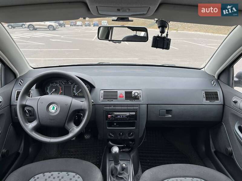 Хэтчбек Skoda Fabia 2007 в Виннице