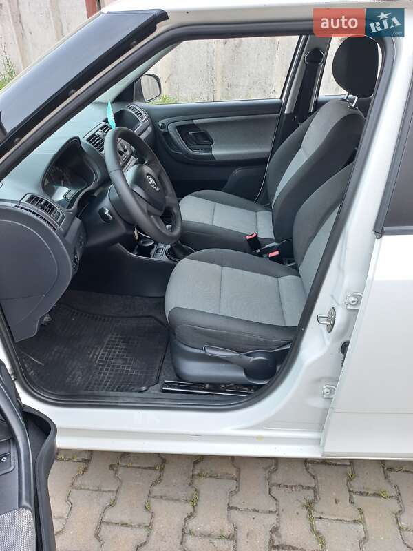 Хэтчбек Skoda Fabia 2013 в Луцке