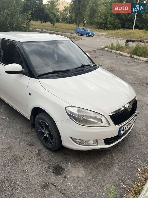 Хэтчбек Skoda Fabia 2012 в Чугуеве