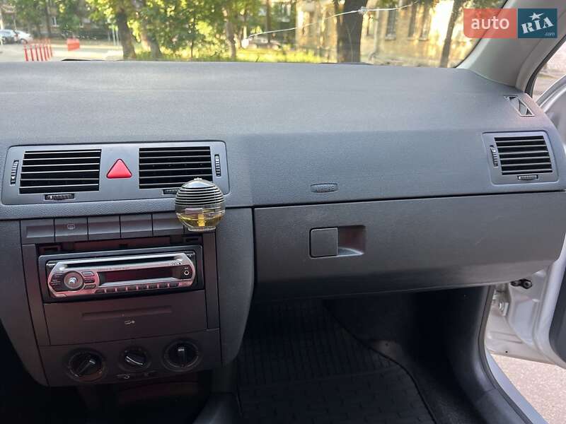 Універсал Skoda Fabia 2004 в Києві
