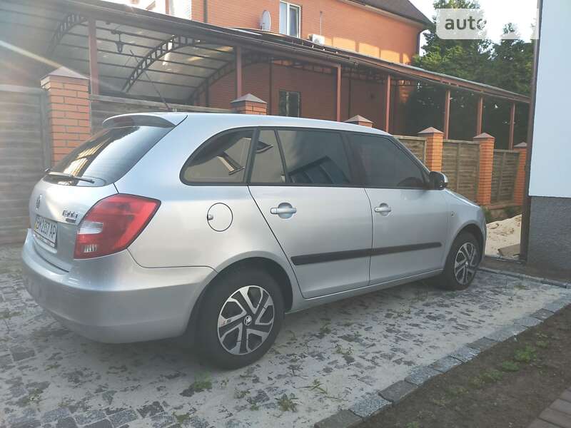 Универсал Skoda Fabia 2010 в Киеве