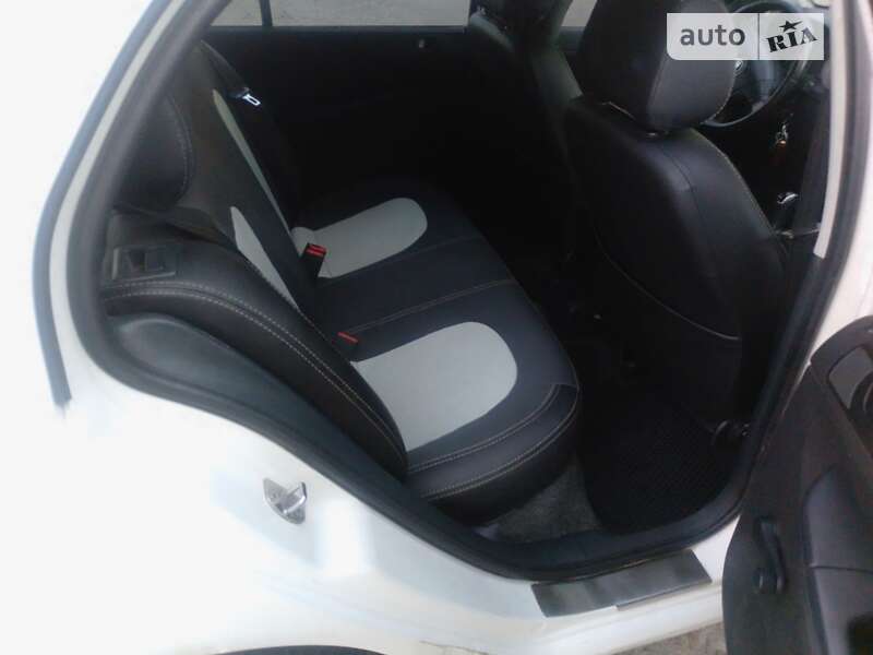 Хетчбек Skoda Fabia 2005 в Дніпрі