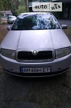 Седан Skoda Fabia 2002 в Киеве