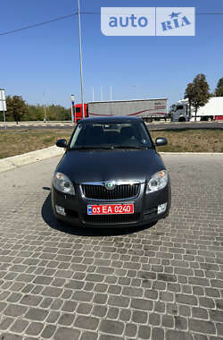 Хэтчбек Skoda Fabia 2009 в Луцке