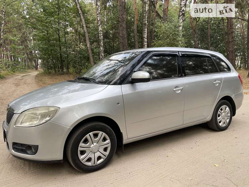 Універсал Skoda Fabia 2008 в Охтирці