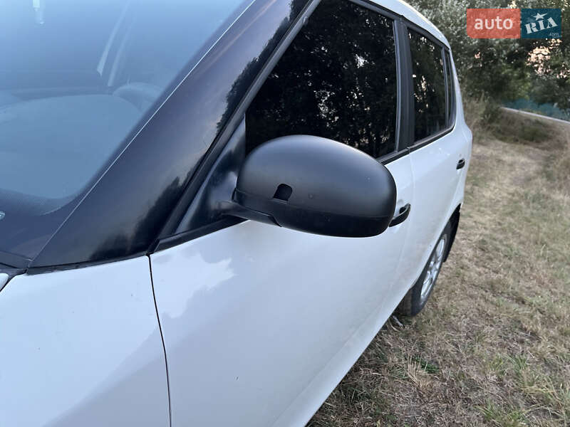 Хетчбек Skoda Fabia 2013 в Семенівці