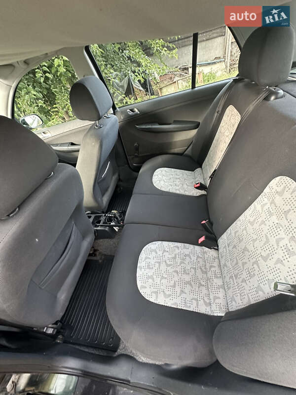 Хетчбек Skoda Fabia 2004 в Києві