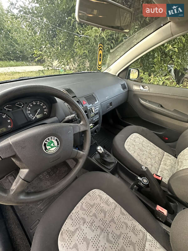 Хетчбек Skoda Fabia 2004 в Києві