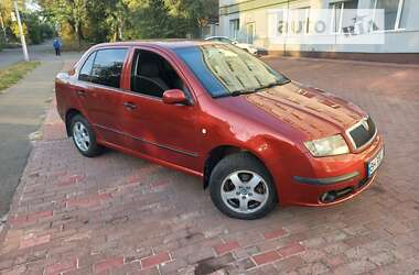 Седан Skoda Fabia 2003 в Киеве