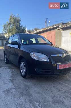 Універсал Skoda Fabia 2009 в Чернівцях