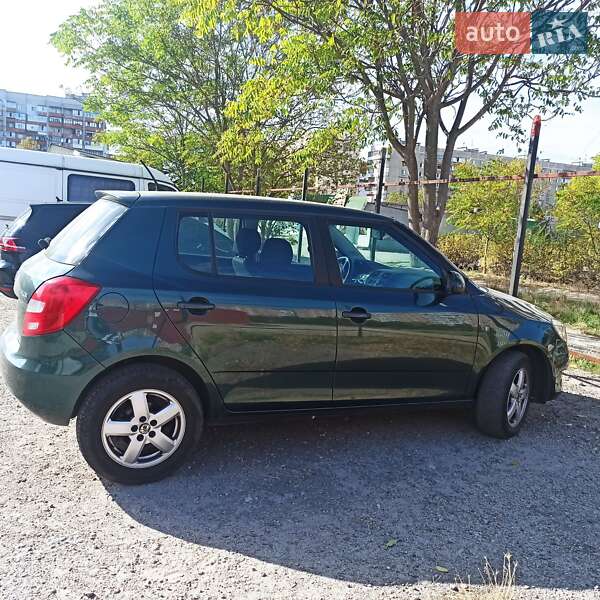Хэтчбек Skoda Fabia 2013 в Запорожье