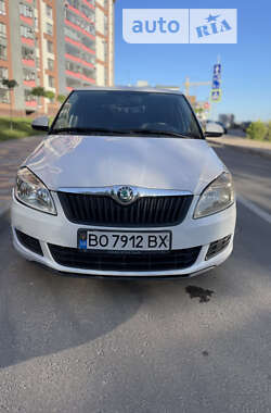 Універсал Skoda Fabia 2011 в Тернополі