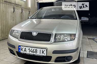 Седан Skoda Fabia 2005 в Києві