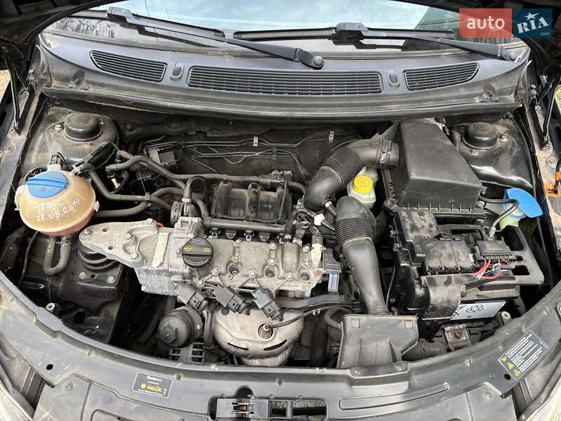 Хэтчбек Skoda Fabia 2009 в Житомире