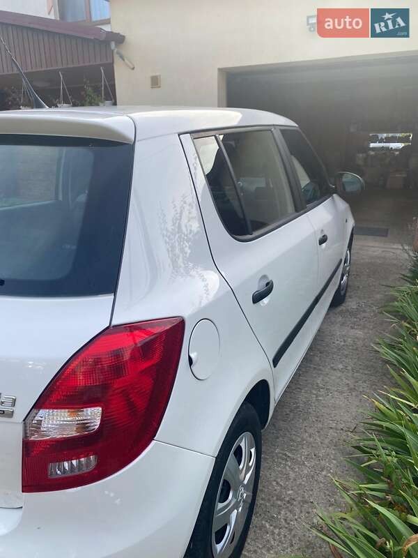 Хэтчбек Skoda Fabia 2011 в Великом Березном фото 5 Хэтчбек Skoda Fabia 2011 в Великом Березном