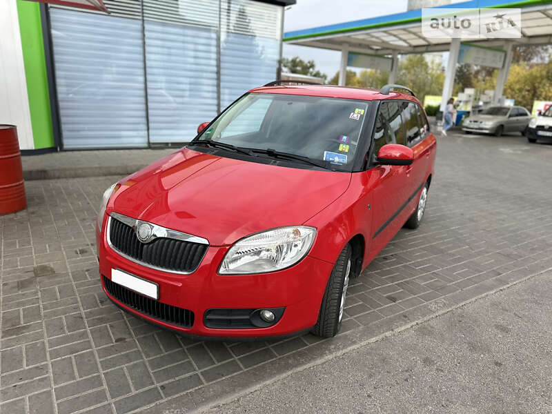 Універсал Skoda Fabia 2009 в Богодухіву