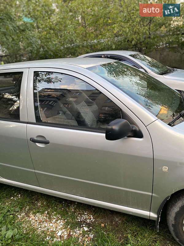 Седан Skoda Fabia 2006 в Львове