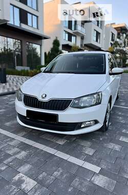 Хэтчбек Skoda Fabia 2016 в Ужгороде