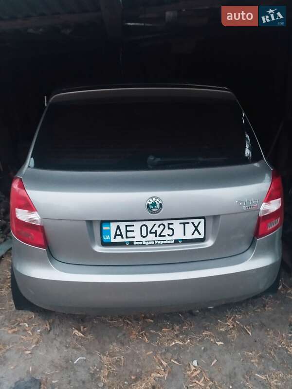 Хэтчбек Skoda Fabia 2009 в Безлюдовке