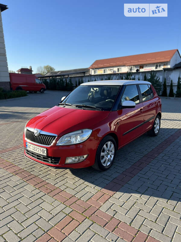 Хетчбек Skoda Fabia 2011 в Золочеві