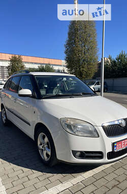 Универсал Skoda Fabia 2009 в Луцке