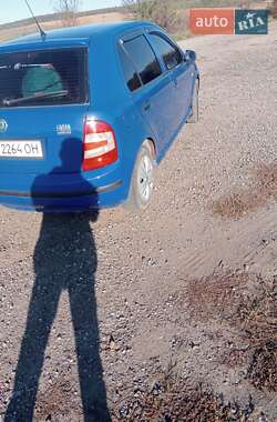 Хэтчбек Skoda Fabia 2004 в 