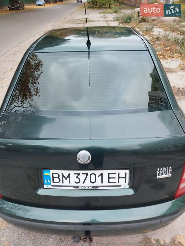 Седан Skoda Fabia 2001 в Ромнах