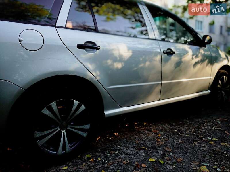 Універсал Skoda Fabia 2002 в Чернігові
