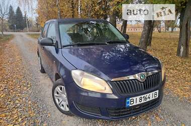 Хетчбек Skoda Fabia 2011 в Ромнах