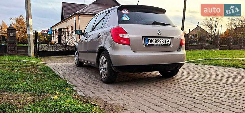 Хэтчбек Skoda Fabia 2011 в Дубно