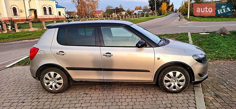 Хэтчбек Skoda Fabia 2011 в Дубно