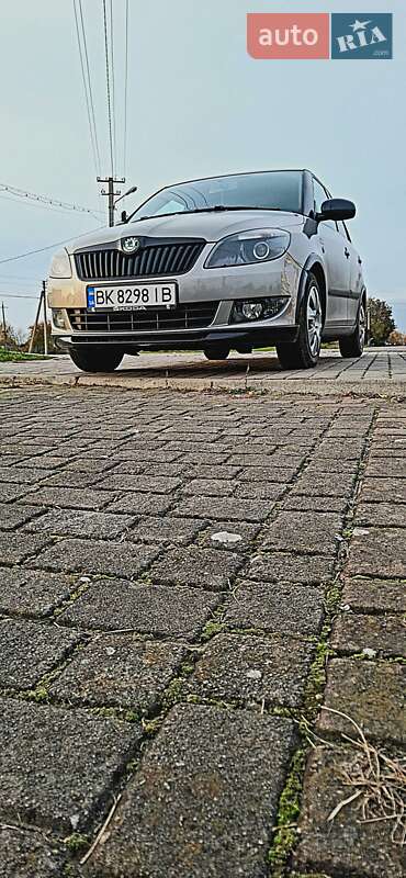 Хэтчбек Skoda Fabia 2011 в Дубно