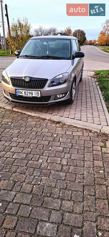 Хэтчбек Skoda Fabia 2011 в Дубно