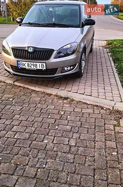 Хэтчбек Skoda Fabia 2011 в 