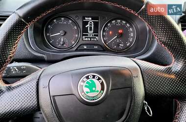 Хэтчбек Skoda Fabia 2011 в 