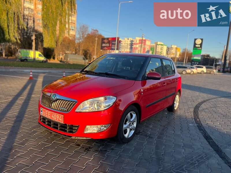 Хэтчбек Skoda Fabia 2012 в Луцке