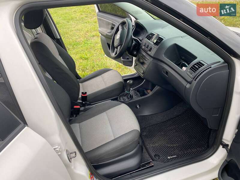 Универсал Skoda Fabia 2010 в Новой Ушице