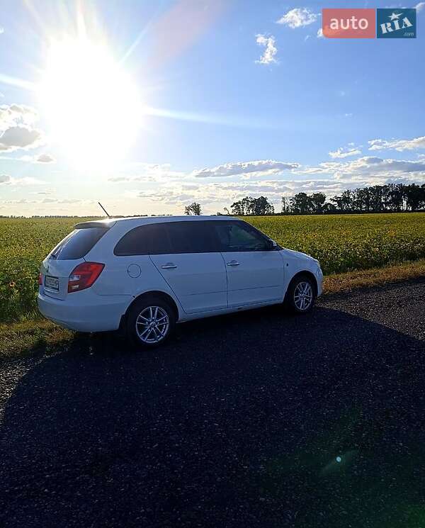 Універсал Skoda Fabia 2012 в Краснограді