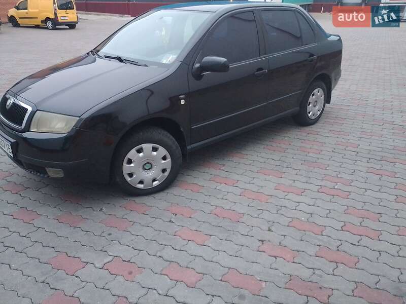 Седан Skoda Fabia 2002 в Городке