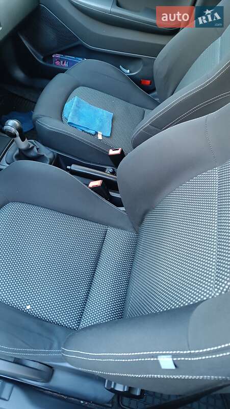 Хэтчбек Skoda Fabia 2006 в Дунаевцах