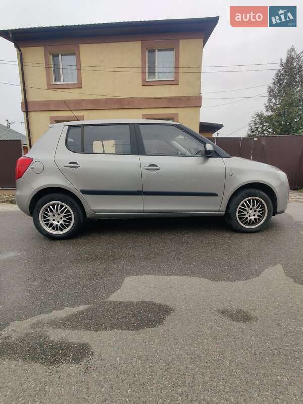 Хетчбек Skoda Fabia 2008 в Києві