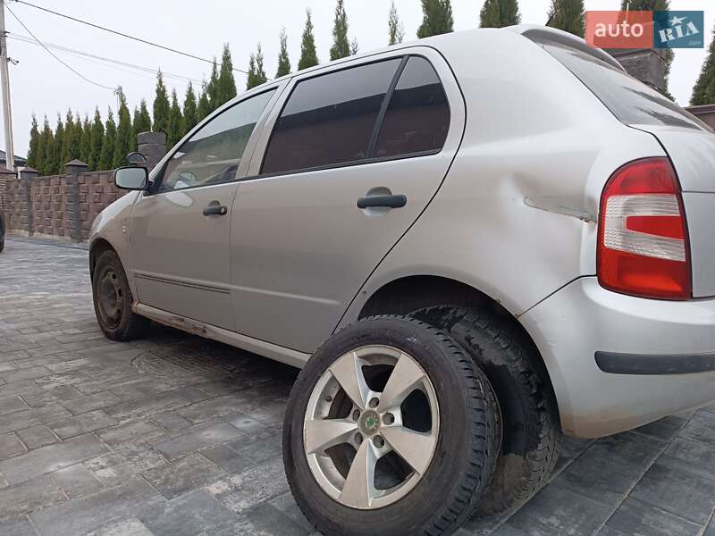 Хэтчбек Skoda Fabia 2005 в Лозовой