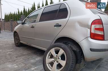 Хэтчбек Skoda Fabia 2005 в 