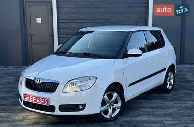 Хэтчбек Skoda Fabia 2009 в Луцке