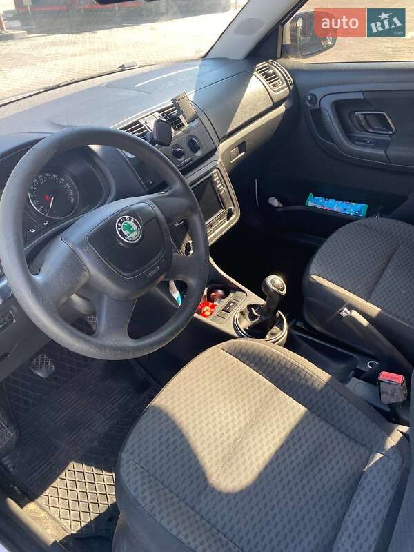 Хэтчбек Skoda Fabia 2011 в Львове