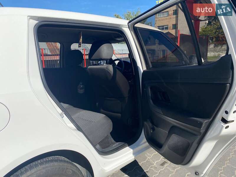 Хэтчбек Skoda Fabia 2011 в Львове