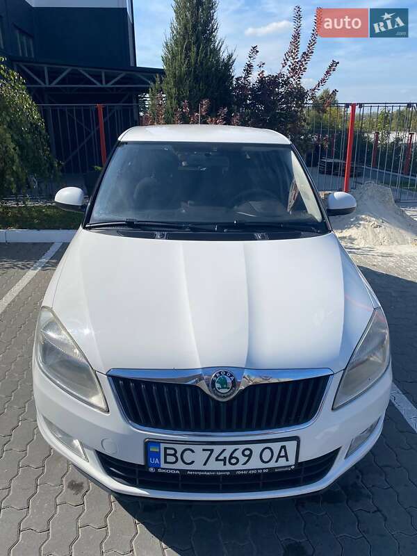 Хэтчбек Skoda Fabia 2011 в Львове