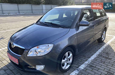 Універсал Skoda Fabia 2009 в Луцьку