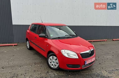 Хэтчбек Skoda Fabia 2009 в Луцке