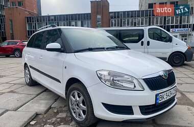 Хэтчбек Skoda Fabia 2011 в Львове